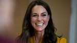 Kate Middleton yang Kembali Pakai Busana Cerah