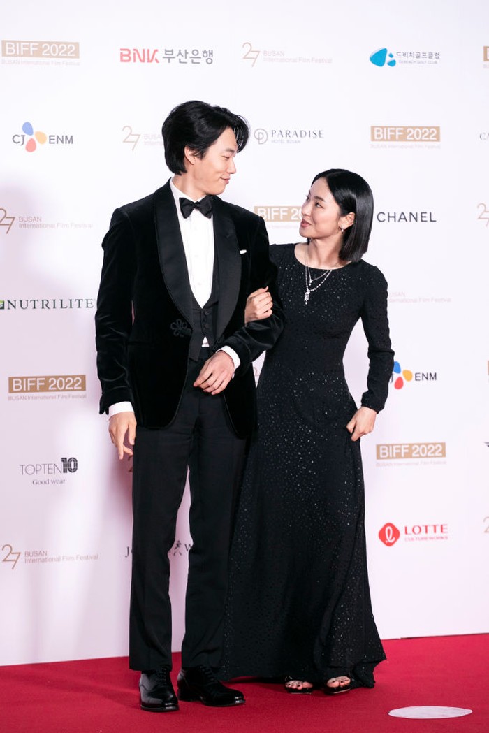 Ryu Jun Yeol Tak Mau Lepas dari Tangan Jeon Yeo Bin Nih!