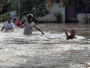 Banjir Setinggi 1 Meter Rendam Ratusan Rumah di Polman
