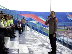 Viral Video Eks Kapolres Malang Instruksikan Anggota Tak Pakai Senjata