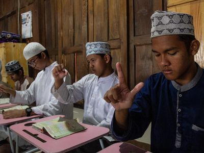 Belajar Melantunkan Al Quran dengan Bahasa Isyarat