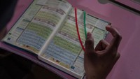Dalam Islam, bagi penyandang disabilitas netra mempelajari agama bisa lebih mudah karena telah ada Al Quran dengan huruf Braille.