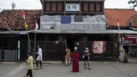 Pesantren ini dibangun karena rasa keprihatinan Ustaz Abu Kahfi terhadap para siswa tunarungu yang seringkali tertinggal dalam pelajaran agama.