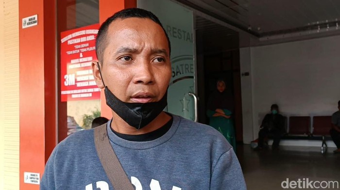 Benny Sembiring warga Pancur Batu sat diwawancarai di Polrestabes Medan