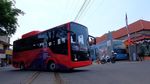 Merah Merona Bus Listrik INKA yang Bakal Wira-wiri di G20 Bali