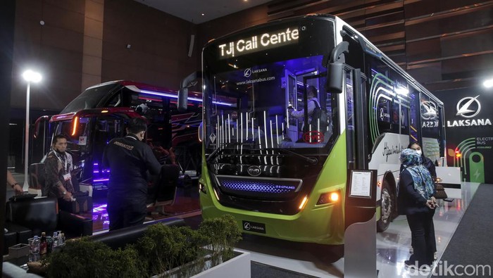 Bus Premium dan Bus Listrik Mejeng di JIExpo Kemayoran Busworld Southeast Asia 2022 yang digelar di arena JIExpo Kemayoran, Jakarta (5-7/10/2022) menghadirkan sejumlah produk bus premium dan juga bus listrik.