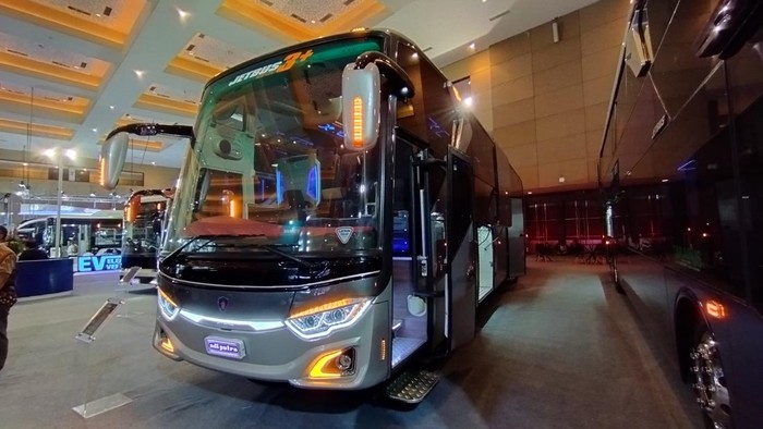 Bus terbaru PO SAN yang menggunakan bodi Adiputro dan sasis Scania