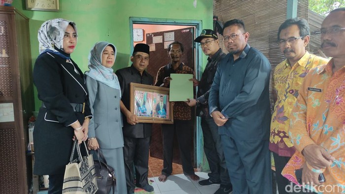 dprd sidoarjo kunjungi keluarga korban kanjuruhan