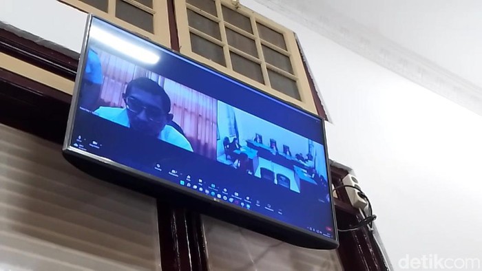 Fakarich mengikuti sidang perkara penipuan Binomo secara virtual.