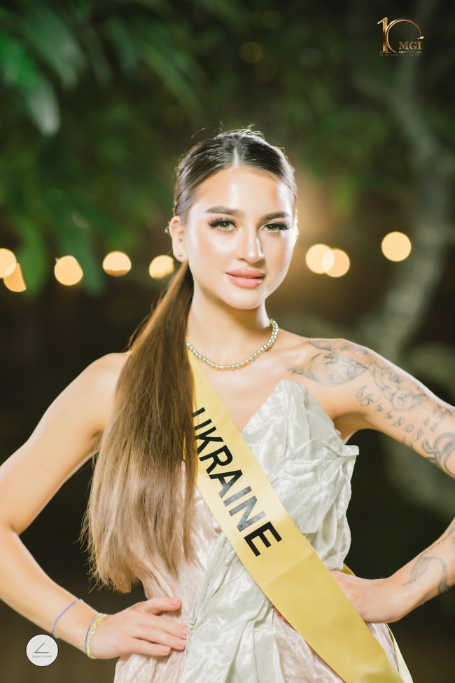 Yang juga menarik atensi di ajang Miss Grand International 2022 ini adalah curhatan Miss Grand Ukraina Olga Vasyliv. Olga curhat di Instagram karena ditempatkan sekamar dengan finalis Rusia. Dia menolak sekamar dengan finalis dari negara yang menyerang Ukraina. Foto: Dok. Yayasan Dunia Mega Bintang