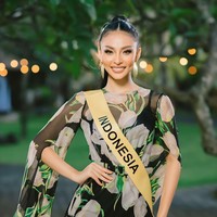 Wakil Tanah Air di ajang Miss Grand International 2022 adalah Andina Julie, Miss Grand Indonesia 2022. Wanita dengan tinggi 182 cm ini dipilih langsung oleh Direktur Nasional Miss Grand Indonesia Ivan Gunawan, setelah melewati beberapa proses dan menyeleksi sejumlah kandidat lainnya. Foto: Dok. Yayasan Dunia Mega Bintang