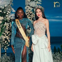 Kegiatan pertama yang resmi dilakukan finalis Miss Grand International 2022 adalah menjalani sashing ceremony atau tradisi penyematan selempang resmi Miss Grand International 2022. Acara ini berlangsung di Chapel The Seminyak Beach Resort and Spa, Rabu (5/10/2022). Foto: Dok. Yayasan Dunia Mega Bintang