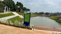 Kepala Dinas Sumber Daya Air DKI Jakarta Yusmada menerangkan ruang limpah ini merupakan bagian dari program mengelola air dan mengendalikan banjir bernama 942-Drainase Vertikal (DV) (Tiara Aliya/detikcom)