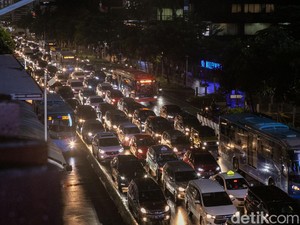 Google Punya Obat Atasi Kemacetan Jakarta, Kuncinya di Lampu Merah