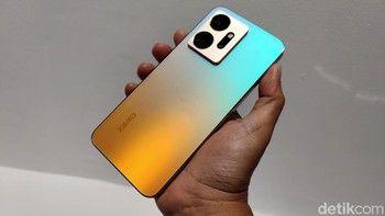 Ini Infinix Zero 20 Glitter Gold. Foto: Adi Fida Rahman/detikINET
