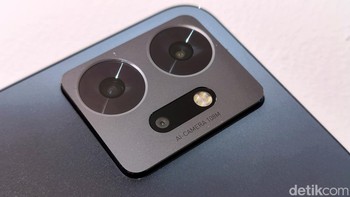 Ada dua kamera di bagian belakang. Kamera utamanya 108 MP. Foto: Adi Fida Rahman/detikINET