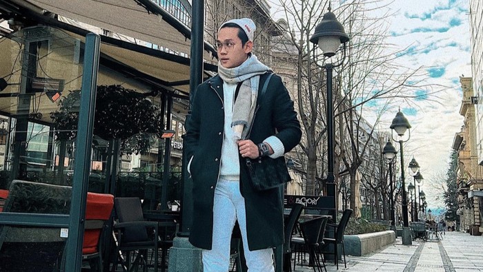 Intip Lagi 10 Potret Kulineran Indra Kenz di Moscow hingga Cicip Wagyu A5