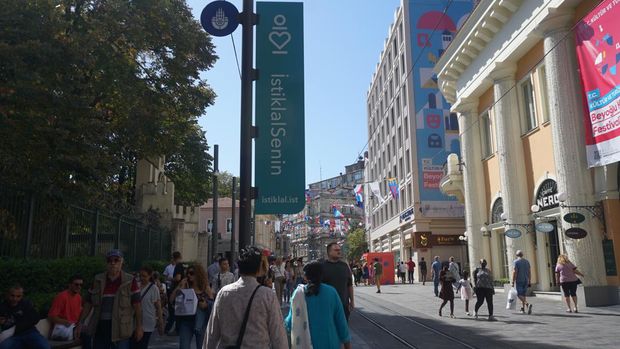 Jalan Istiklal di kota Istanbul