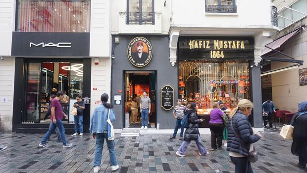 Jalan Istiklal di kota Istanbul