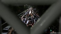 Kemacetan dikawasan ini dimulai dari Jalan Salemba Raya Stasiun Jatinegara. 