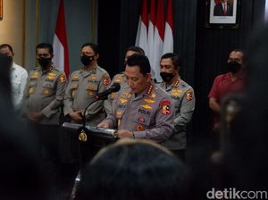Kapolri: Kapolres Malang Pimpin Evakuasi Pemain Persebaya Hampir 1 Jam