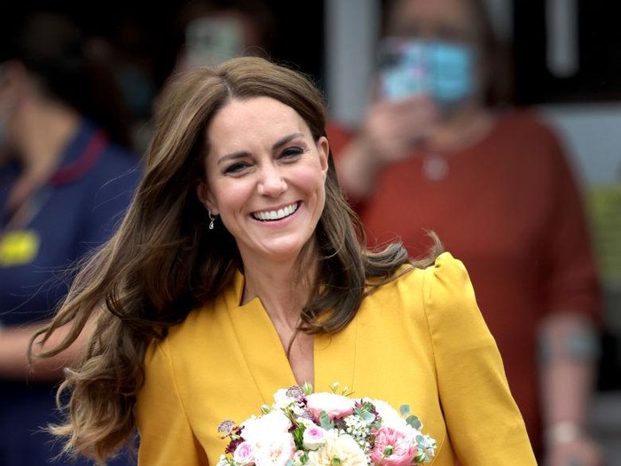 Kate Middleton GUILDFORD, ENGLAND - OCTOBER 05: Catherine, Princess of Wales visits the Royal Surrey County Hospitals Maternity Unit at Royal Surrey County Hospital on October 05, 2022 in Guildford, England. (Photo by Samir Hussein/WireImage)