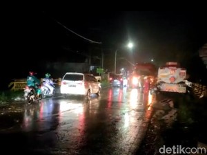 Truk Tangki BBM di Blitar Dievakuasi, Jalur Malang-Blitar Kembali Lancar