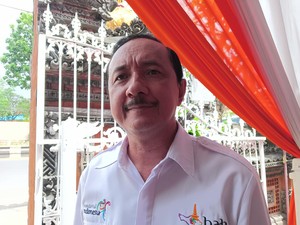 Dispar Bali Akan Panggil Asosiasi Guide Buntut Bule Duduk di Palinggih