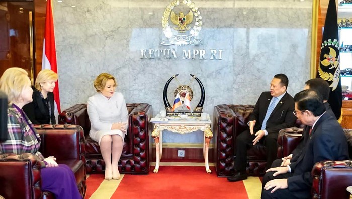 Ketua MPR RI Bambang Soeatyo bertemu dengan Ketua Dewan Federasi Majelis Federal  Federasi Rusia Valentina Matviyenko di Gedung MPR, Kamis (6/10/2022).