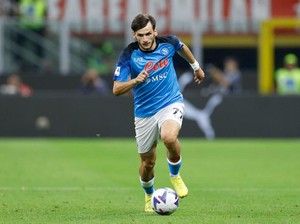 Napoli Bantai Juventus Lima Gol: Dulu Maradona, Sekarang Kvaradona