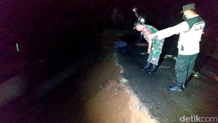 longsor di trenggalek