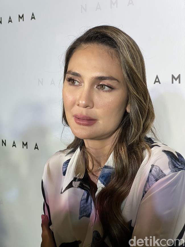 Untuk olahraga sendiri Luna biasanya bergonta-ganti, kadang bersepeda, lari, dan golf. Melalui akun Instagram pribadinya Luna juga terlihat sempat beberapa kali membagikan momen dirinya saat berolahraga. Foto: Wolipop/Vina Oktiani