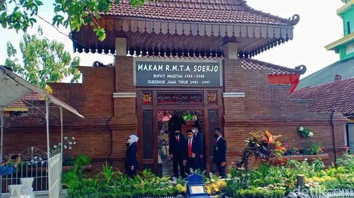 makam gubernur suryo