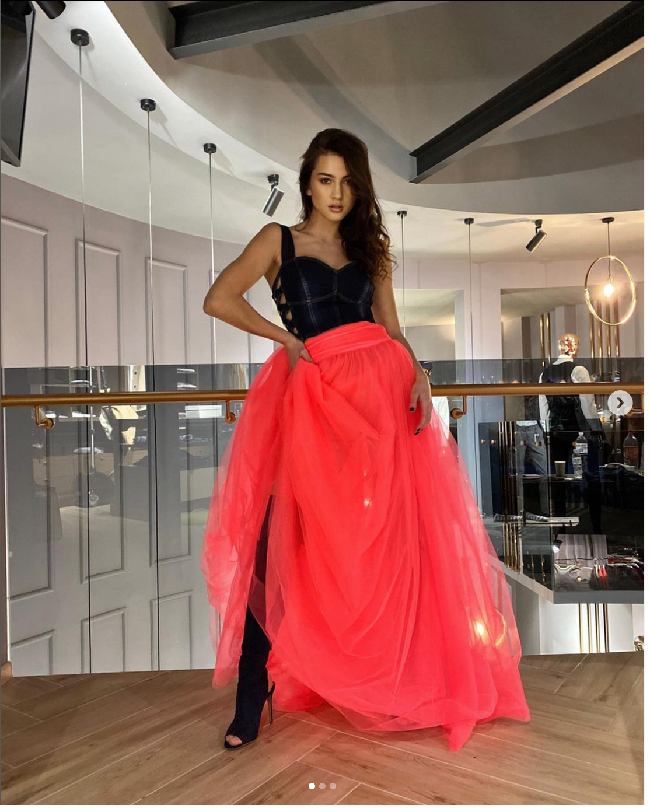 Penolakan Miss Grand Ukraina Olga Vasyliv pada finalis asal Rusia terungkap melalui unggahan Instagram. Olga menyampaikan curhatannya saat mengetahui dia akan sekamar dengan Miss Grand Rusia Ekaterina Astashenkova saat penyelenggaraan Miss Grand International 2022 di Bali. Foto: Dok. Instagram @olgavslv