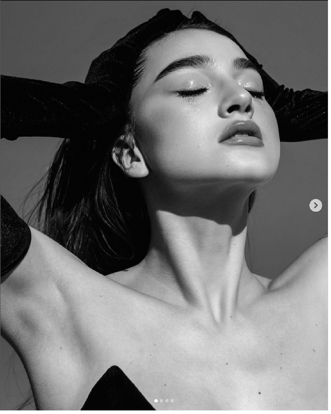 Aku menerima surat dengan menahan perasaan marah dan sakit, teman sekamar saya yang menjadi pesaing datang dari negara teroris, dari negara yang kehilangan semua hukum dan ketertiban, dari negara yang menjijikan dan menodai planet kita yang indah, dari ruzzia, tulis Olga dalam unggahannya di Instagram pada Selasa (4/10/2022). Foto: Dok. Instagram @olgavslv