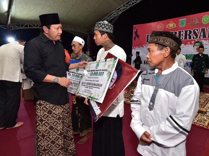 pemkab pasuruan Santuni 8 Keluarga Korban Meninggal Tragedi Kanjuruhan