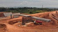 Jalan tol Japek II Selatan terintegrasi dengan Jalan Tol JORR, JORR 2 dan Jalan Tol Cipularang yang merupakan alternatif bagi pengguna jalan dari Jakarta yang menuju arah Purwakarta, Bandung dan sekitarnya selain melalui Jalan Tol Jakarta-Cikampek eksisting dan Jalan Layang MBZ.