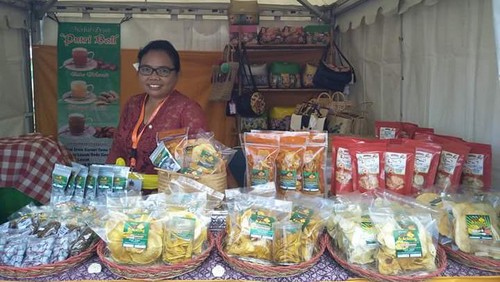 Produk camilan Luh Buleleng diproduksi sejak tahun 2014 oleh pelaku UMKM perempuan bernama Luh Wiriadi dari Desa Sambangan, Kecamatan Sukasada, Kabupaten Buleleng, Bali,.