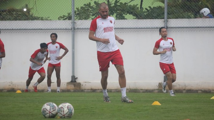 PSM Makassar kembali menggelar latihan di Stadion Kalegowa pasca Tragedi Kanjuruhan
