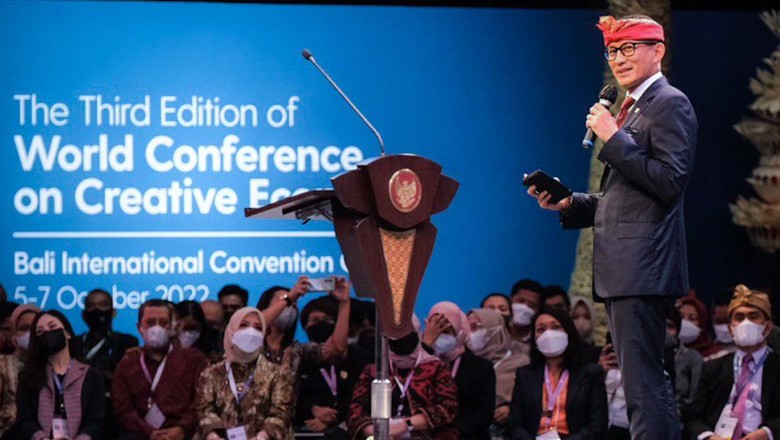 Sandiaga Uno Sandiaga Uno saat memberikan sambutan di WCCE, di Bali, Kamis (6/10/2022).
