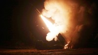 Militer Korea Selatan (Korsel) dan Amerika Serikat menembakkan rentetan rudal ke laut sebagai tanggapan atas penembakan rudal balistik Korea Utara di atas wilayah Jepang.