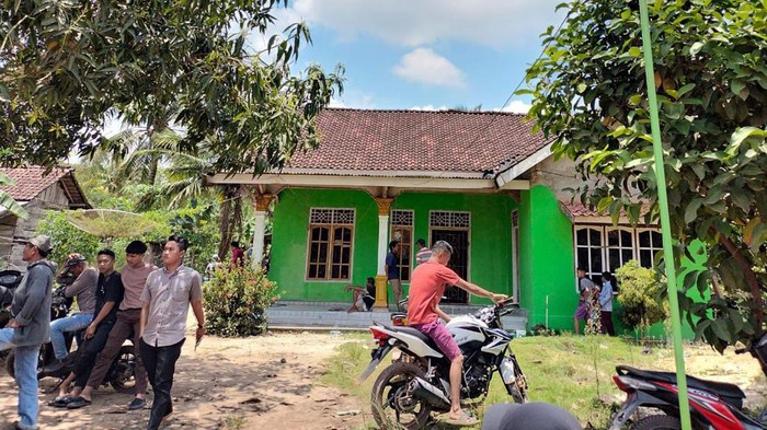 Septic Tank Rumah keluarga korban yang dikubur dalam septic tank di Way Kanan, Lampung. (Foto: Istimewa)