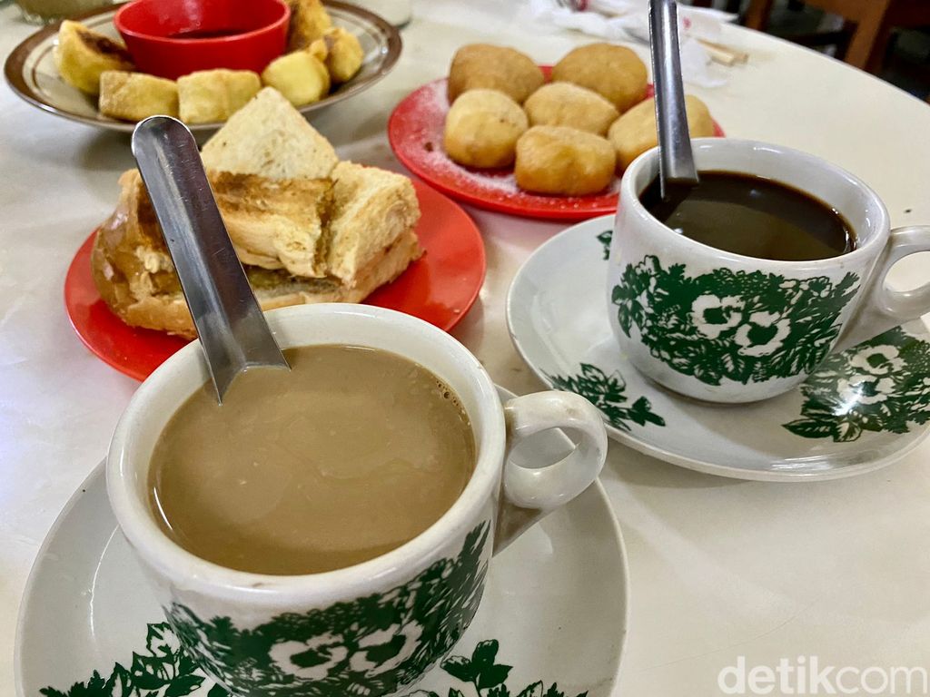 Serasa di Singapura! Nongkrong di Toko Kopi Kongca yang Hits di Malang