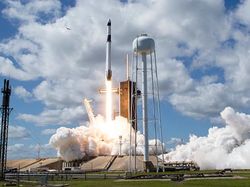 SpaceX-NASA Kirim 4 Astronaut ke Stasiun Luar Angkasa