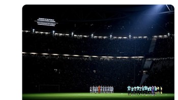 Moment of silence saat Juventus bersua dengan Maccabi Haifa. Foto: Twitter