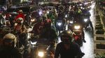 Hujan Usai, Jalanan Ibu Kota pun Macet Parah
