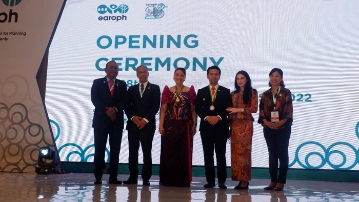 Wagub Jatim Emil Dardak Dipercaya Sebagai Presiden Earoph 2022-2024 Wagub Jatim Emil Dardak Dipercaya Sebagai Presiden Earoph 2022-2024