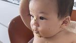 10 Potret Gemas Baby Izz, Anak Nikita Willy Saat Belajar Makan