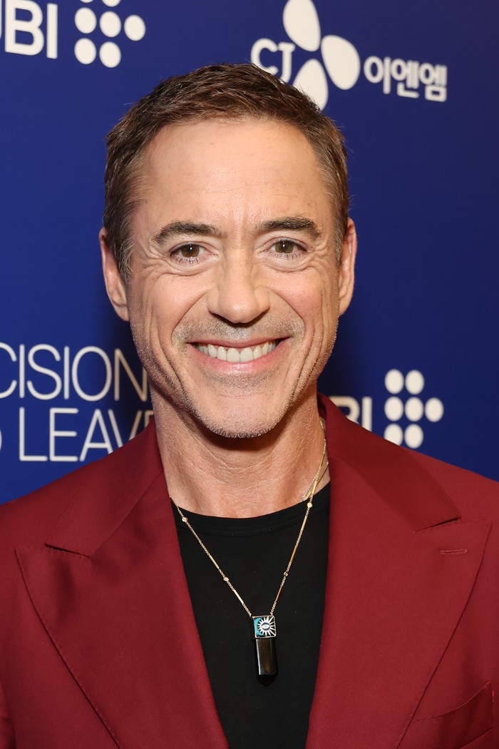 LOS ANGELES, CALIFORNIA - OCTOBER 06: Robert John Downey Jr. attends the Los Angeles Premiere Of 