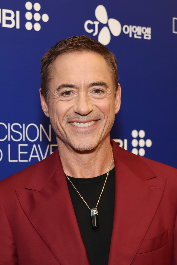 LOS ANGELES, CALIFORNIA - OCTOBER 06: Robert John Downey Jr. attends the Los Angeles Premiere Of 